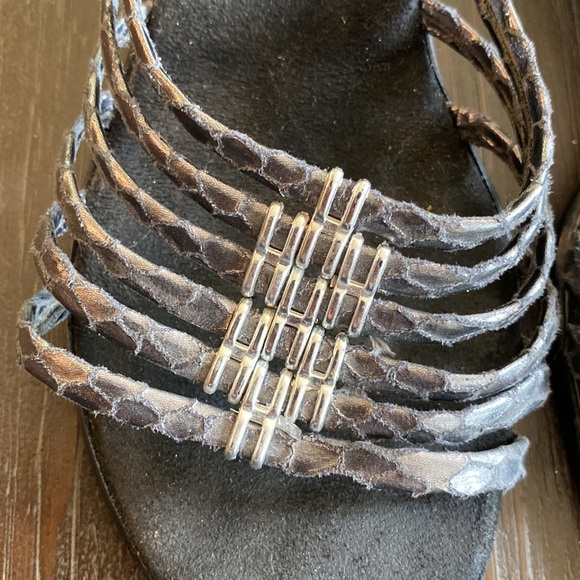 Liz Claiborne leather sandals with silver and pewter coloured embellishments. - Picture 9 of 10